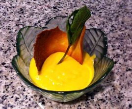 Alambique Vigo Crema de mango con queso y galleta de jengibre